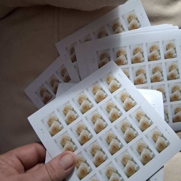 200 lifetime white roses unused wedding stamps. - Picture 4 of 4